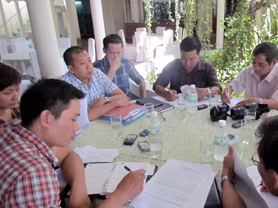 Bên kiện né tránh, bên bị kiện vô lo