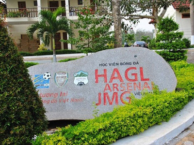 Trong 'lò luyện' triệu USD của bầu Đức