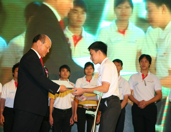 Tập đoàn Kumho Asiana trao thêm 130 suất học bổng