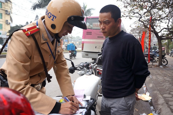 15 ngày, xử lý hơn 2.000 trường hợp phạm Luật Giao thông