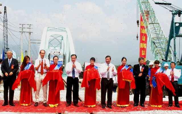 Khánh thành cầu đường sắt Nam Ô