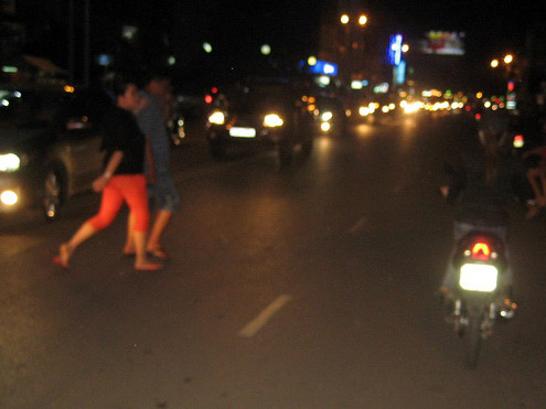 Công an đã làm ngã phóng viên Đức Khánh