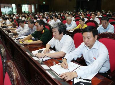 Tạm trú 2 năm mới được nhập khẩu vào 5 thành phố lớn