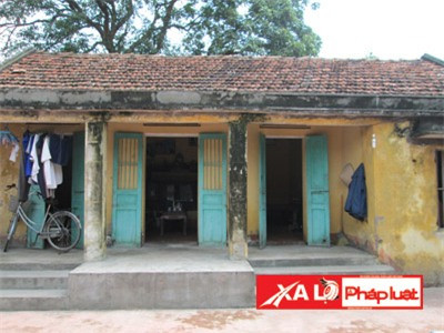 Bố 'Chí Phèo' ném lựu đạn giết con gái