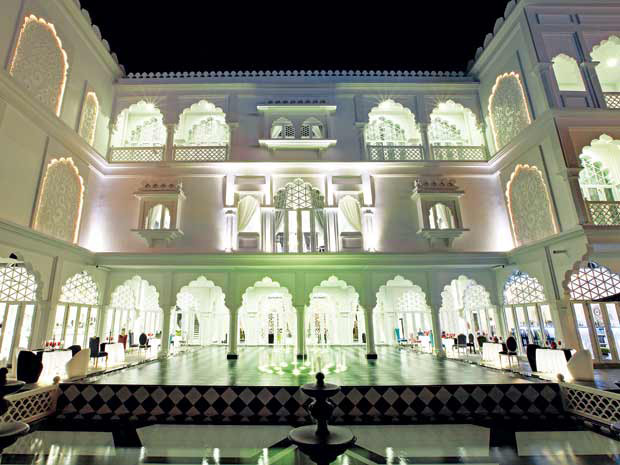 Lâu đài trắng siêu sang giữa Sài Gòn