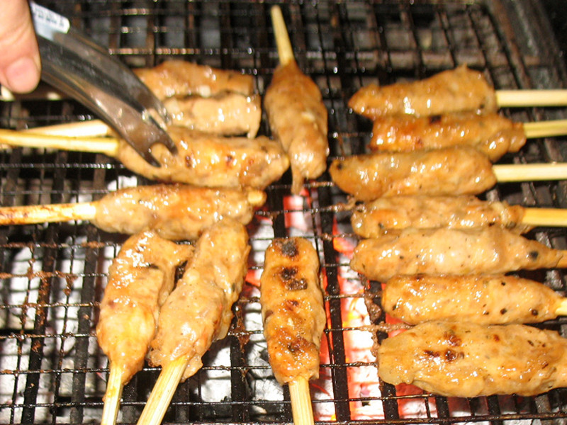 Nem lụi và nem chua Huế