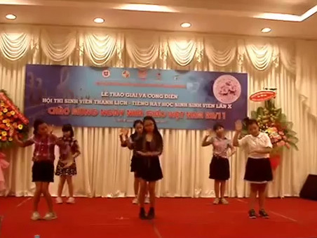 Phương Mỹ Chi nhảy Sexy Love nhân ngày 20/11