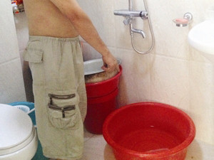 Nóng kỷ lục: Dân bơ phờ vì điện, nước phập phù