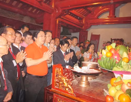 Kiều bào dâng hương Giỗ Tổ Hùng Vương