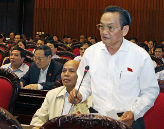 Nợ xấu, hàng tồn kho làm 'nóng' nghị trường