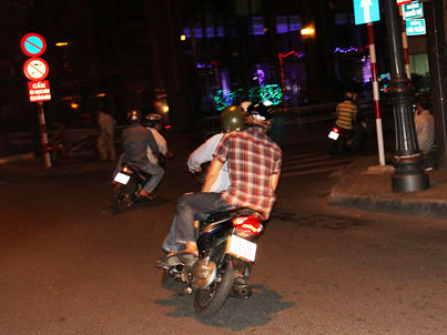 Xem cảnh sát hình sự nổ súng bắt cướp