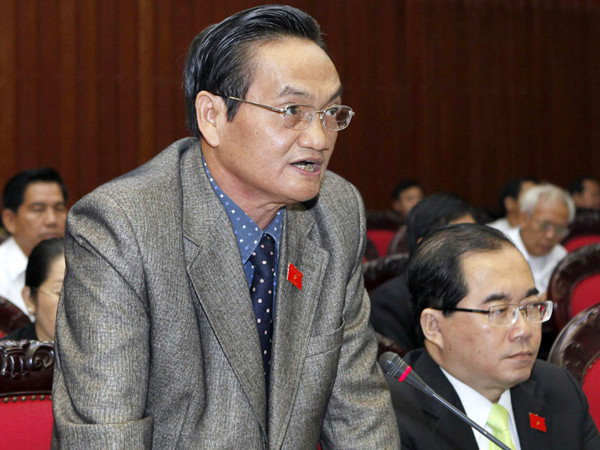 ĐB Trần Du Lịch nói: "Không công nghiệp hóa bằng mọi giá". Ảnh: Hồng Vĩnh