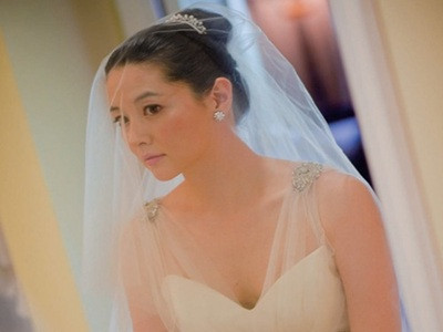 Lee Young Ae lần đầu công khai ảnh cưới