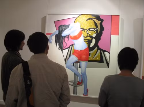 Mua dâm, karaoke ôm, sống gấp... vào triển lãm