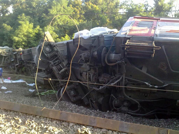 Tàu bị trật bánh ở Nga