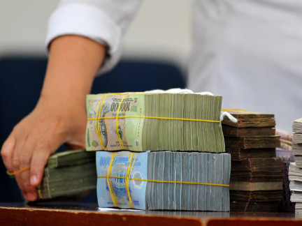 Sở hữu ngân hàng: 'Đại gia' mặc sức điều vốn