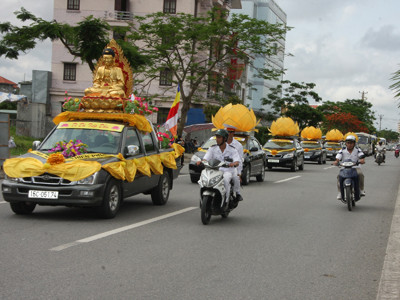 Rợn người nghề ‘hầu ma’