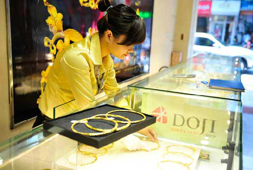 Giá vàng trong nước tiếp tục giảm nhẹ