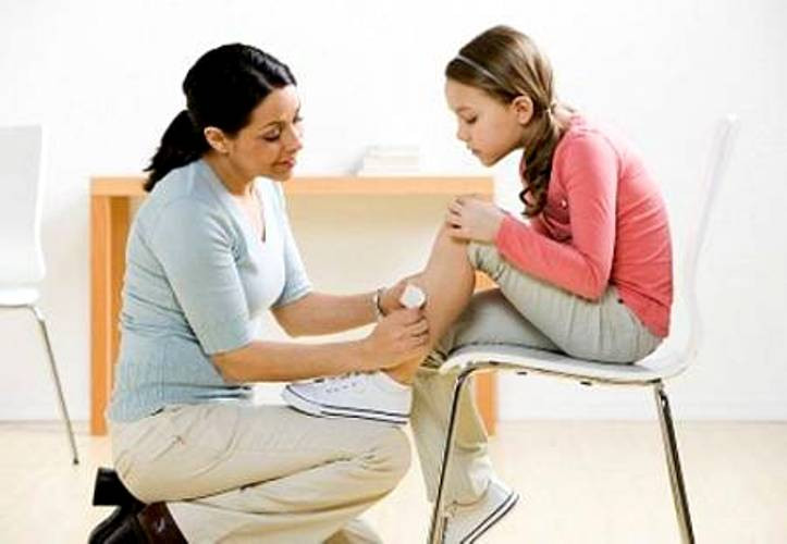 Làm gì khi bé bị chân vòng kiềng?