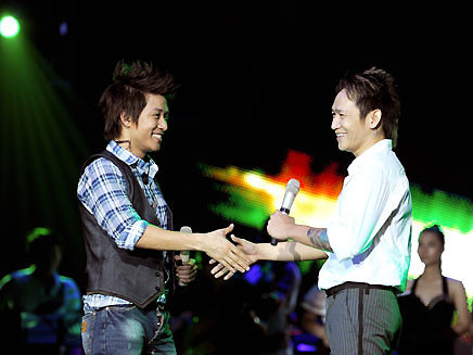 Duy Mạnh 'phản pháo' Tuấn Hưng