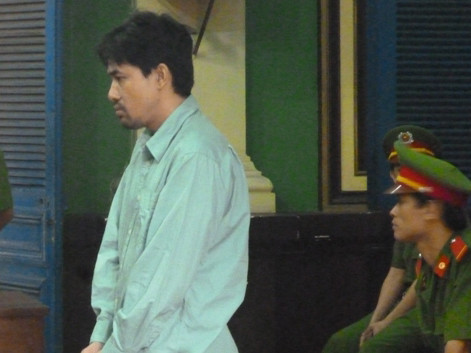 Đâm chết kẻ sàm sỡ bạn gái ngay trong cuộc nhậu