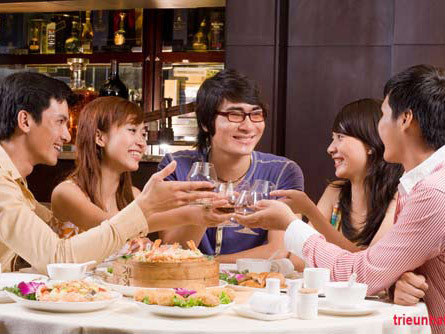 Ăn uống ‘tẹt ga’, tránh xa bệnh tật dịp Tết