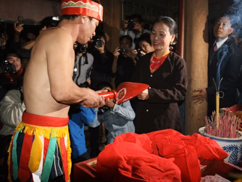 Nghi lễ phồn thực Trò trám ở Tứ Xã (Phú Thọ) nguyên bản phải diễn ra trong tối, nay đã đưa ra ánh sáng. Ảnh: internet