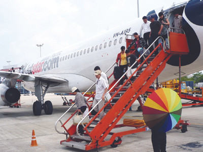 Jetstar, Việt Nam Airlines cũng hết vé bay dịp 30-4 Ảnh: T. Đảng