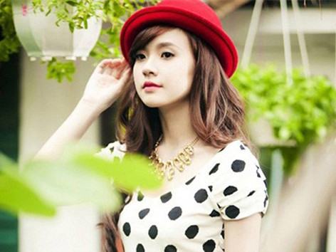 Những hot girl Việt chưa từng dính tai tiếng khi làm MC