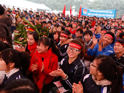 Đại học Quốc gia Hà Nội vui như hội vì hiến máu