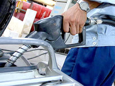 Giá xăng, dầu biến động dữ dội