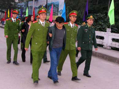 Công an Việt Nam bắt quan tham TQ