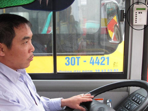 Lắp 'hộp đen' giám sát xe buýt