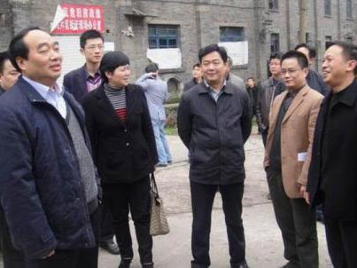 Thêm năm quan chức Trung Quốc bê bối tình dục với gái 18 tuổi