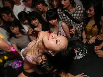 Thiếu gia tỉnh lẻ vung tiền khoe đẳng cấp