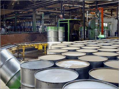 Giá xăng, dầu “rủ nhau” trượt dốc