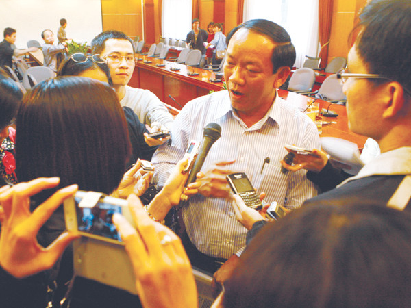 Rò rỉ đập Thủy điện Sông Tranh 2: Dân vẫn lo