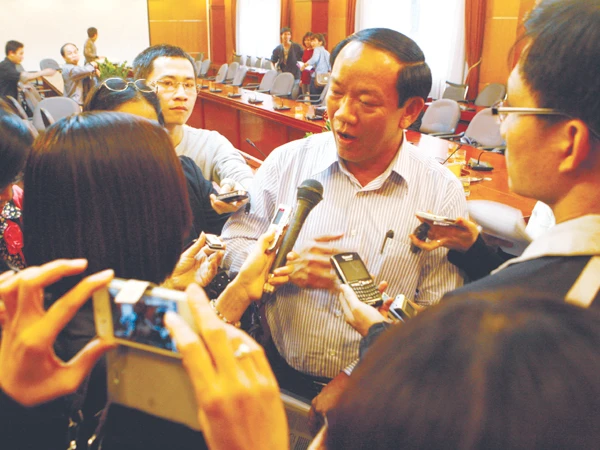 Rò rỉ đập Thủy điện Sông Tranh 2: Dân vẫn lo