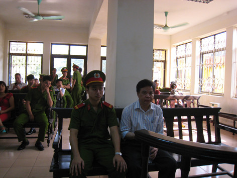 Băn khoăn chất lượng tranh tụng