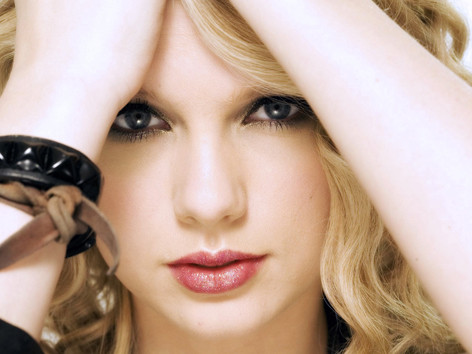 Street style ngọt ngào của Taylor Swift