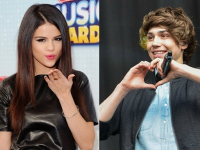 Selena Gomez đang hẹn hò ‘phi công trẻ’?