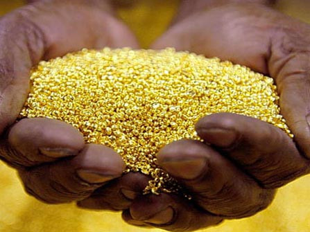 Vàng trong nước ngược dòng thế giới