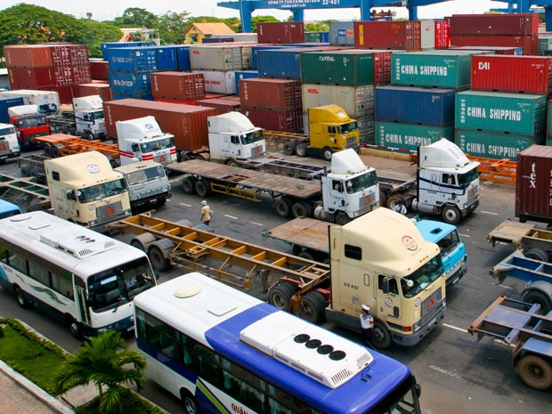 Nhiều tỉnh đang buông lỏng quản lý kinh doanh vận tải, đặc biệt là xe container