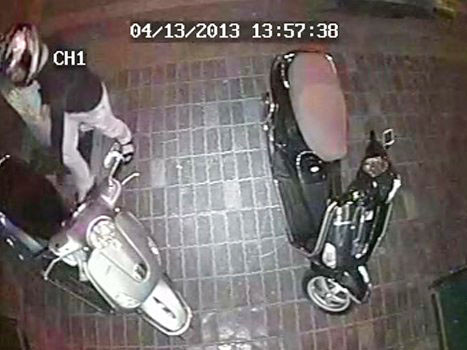 Bắt nữ sinh viên ĐH Y trộm xe Vespa