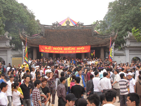 Dòng dõi vua Lý từ Hàn Quốc về dự hội Đền Đô