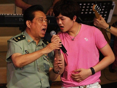 Con của tướng hầu tòa với cáo buộc hiếp dâm