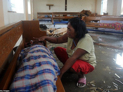 Chỉ mong tìm được thi thể người thân sau siêu bão