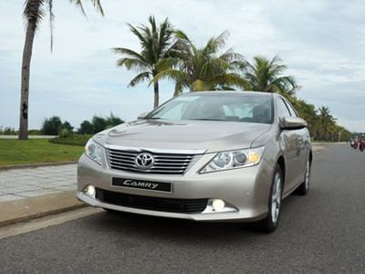 Giá xe Toyota tại Việt Nam tăng nhẹ