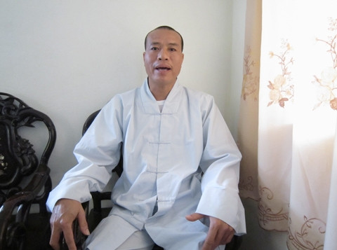 Sư trụ trì giải thích tượng Phật 'giống mình'