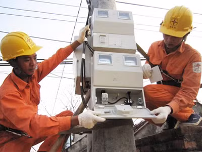 Giá mua điện của EVN không thống nhất